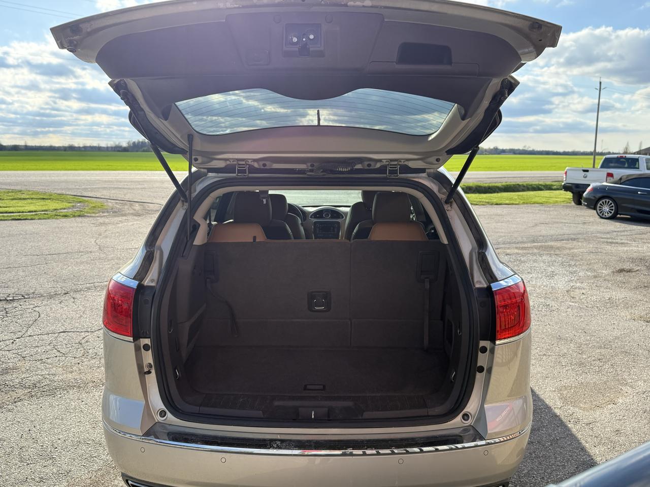 2017 Buick Enclave Premium | Navigation | Backup Camera | Sunroof Photo4