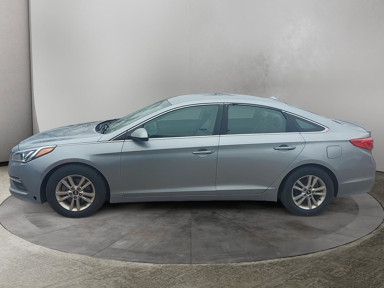 2015 Hyundai Sonata 2.4L GL Photo