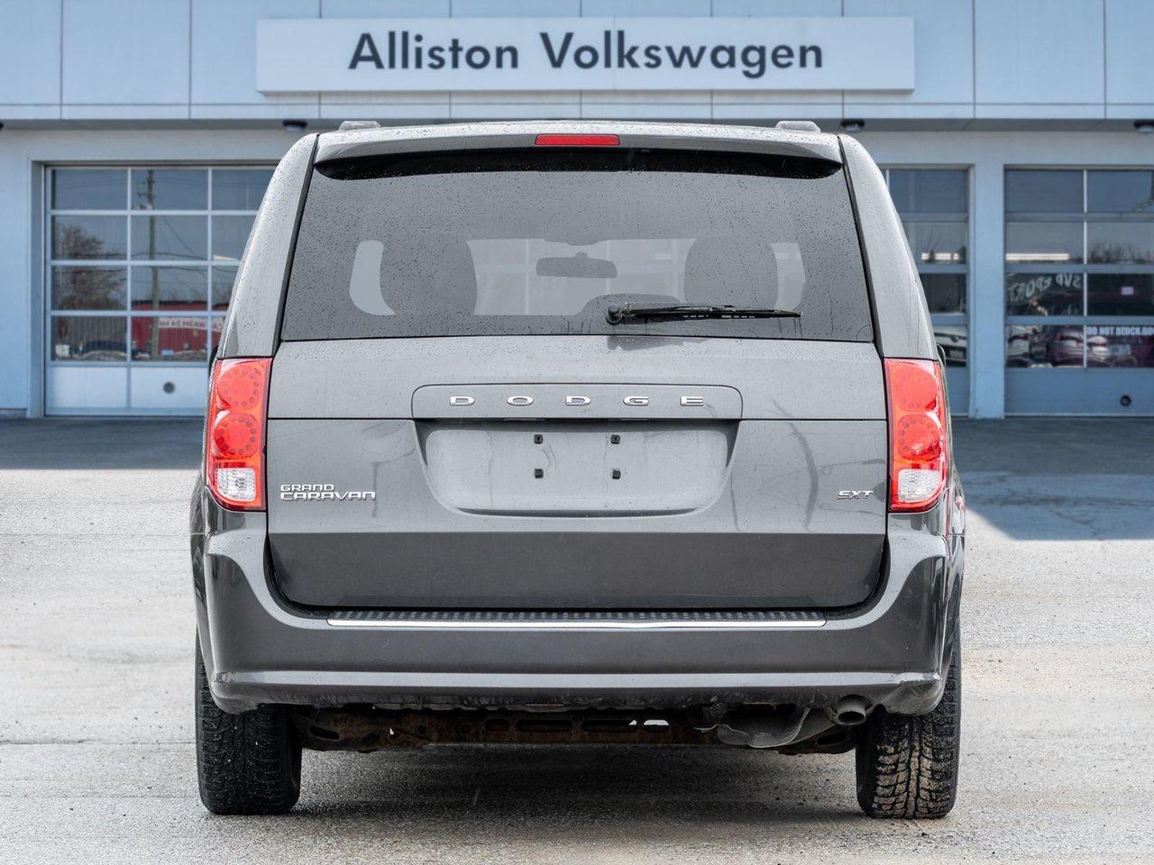 2016 Dodge Grand Caravan SXT Photo