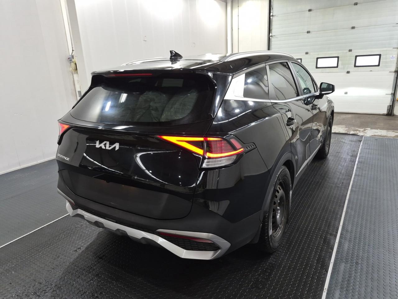 2023 Kia Sportage LX FWD Photo3