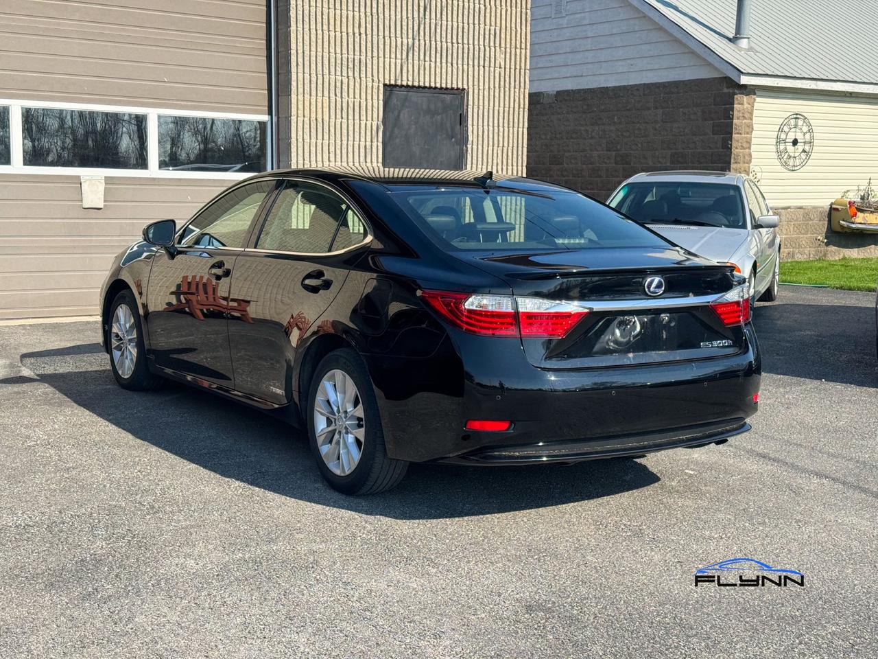 2013 Lexus ES 300h Sedan Hybrid - Certified! Photo