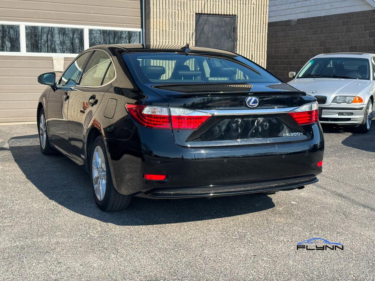 2013 Lexus ES 300h Sedan Hybrid - Certified! Photo