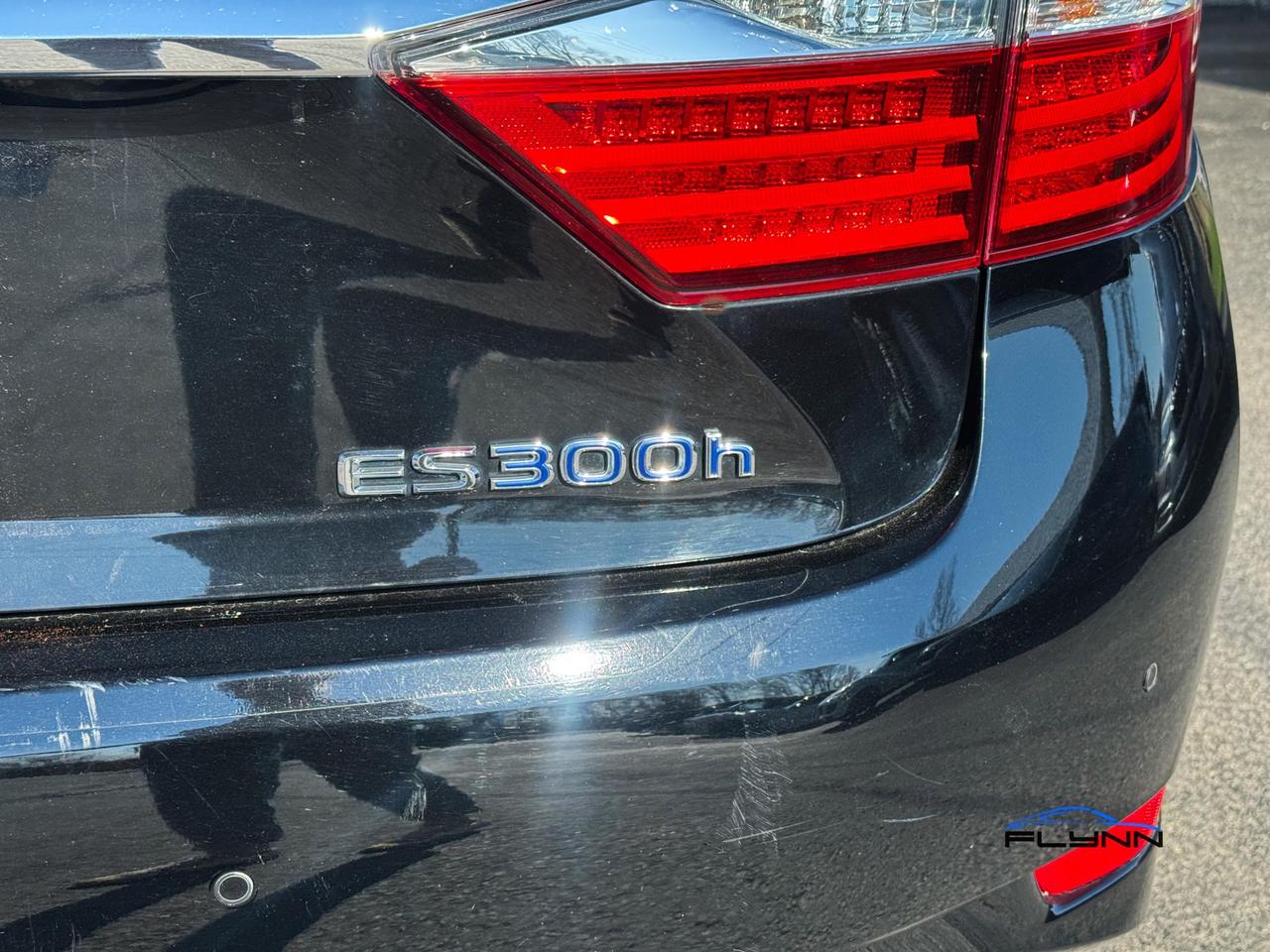 2013 Lexus ES 300h Sedan Hybrid - Certified! Photo