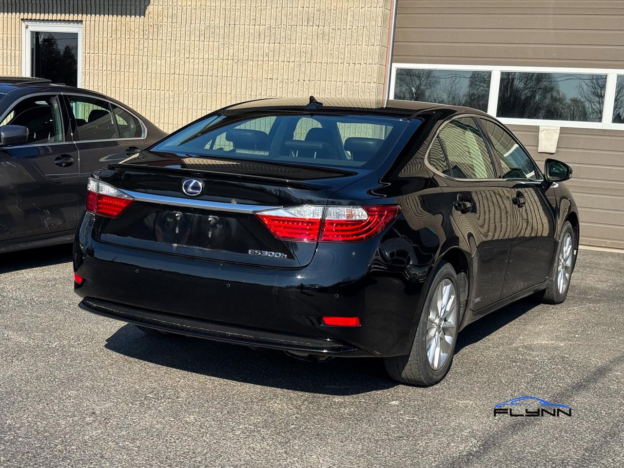2013 Lexus ES 300h Sedan Hybrid - Certified! Photo