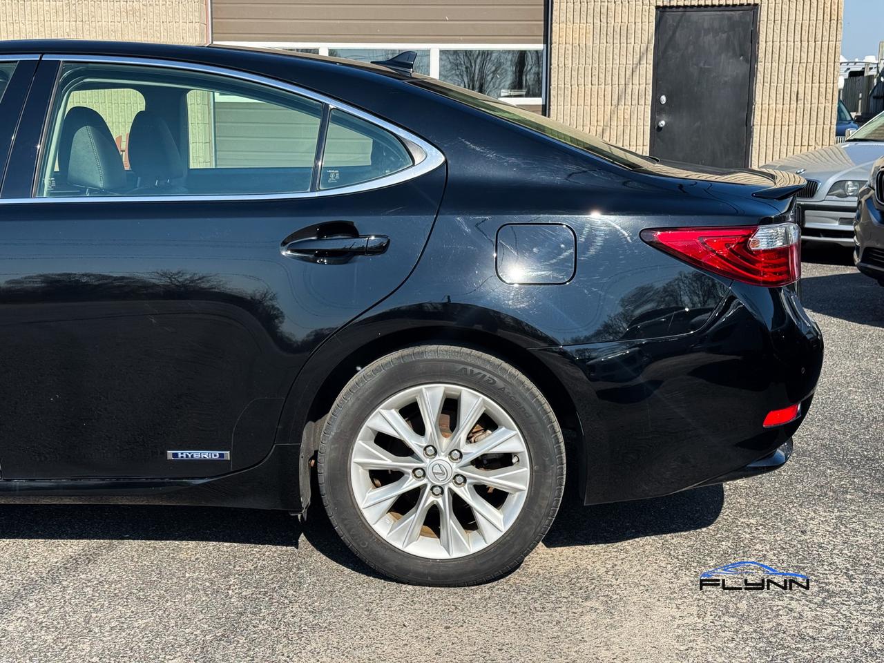 2013 Lexus ES 300h Sedan Hybrid - Certified! Photo