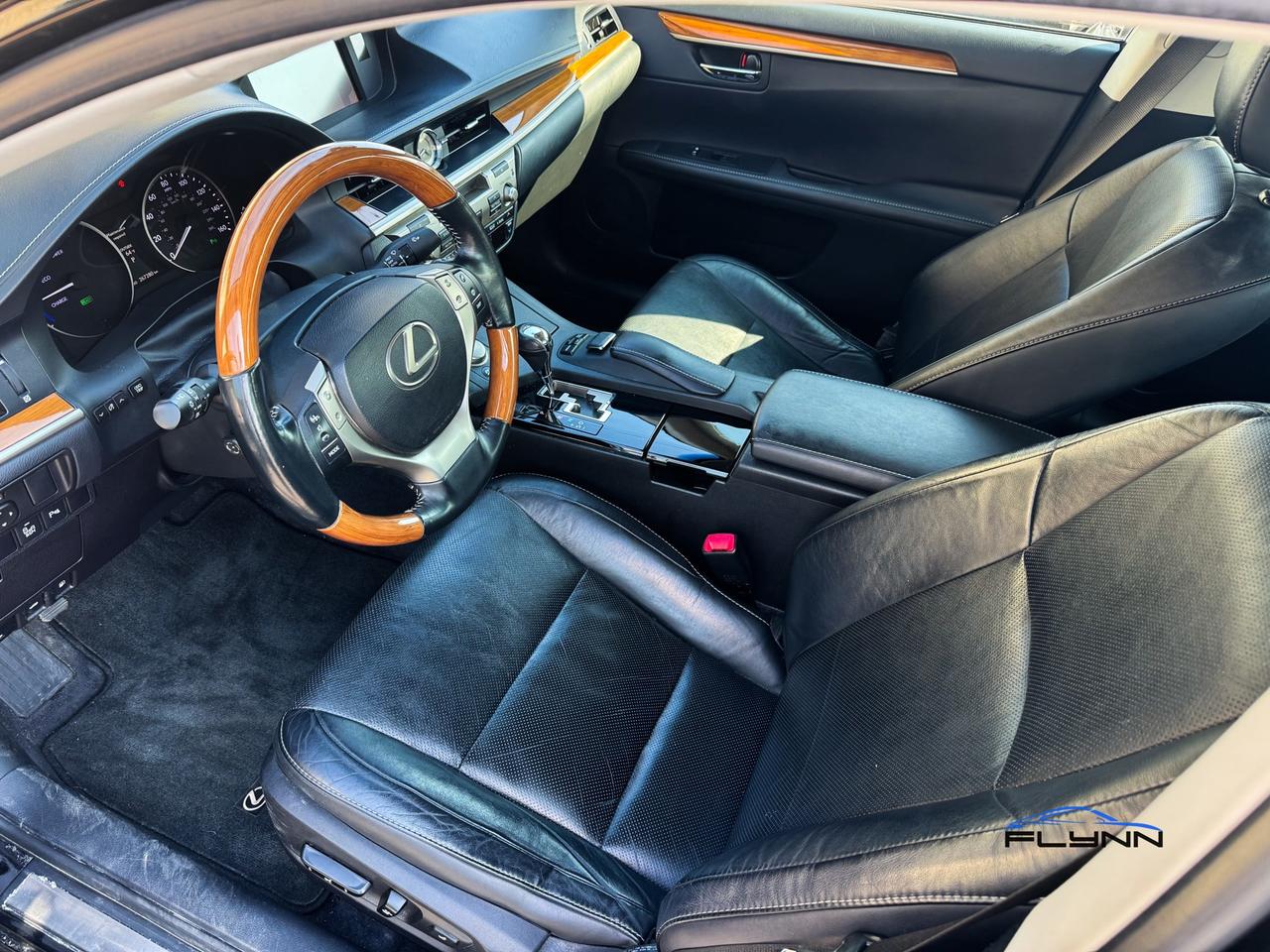 2013 Lexus ES 300h Sedan Hybrid - Certified! Photo