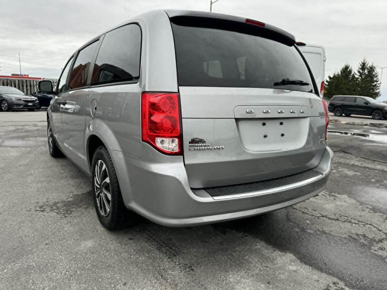 2018 Dodge Grand Caravan SE Photo2