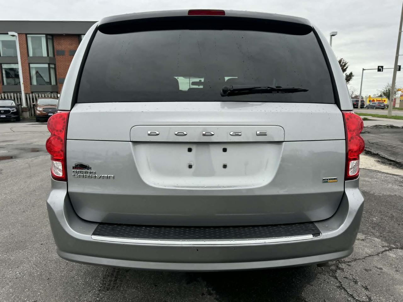 2018 Dodge Grand Caravan SE Photo3