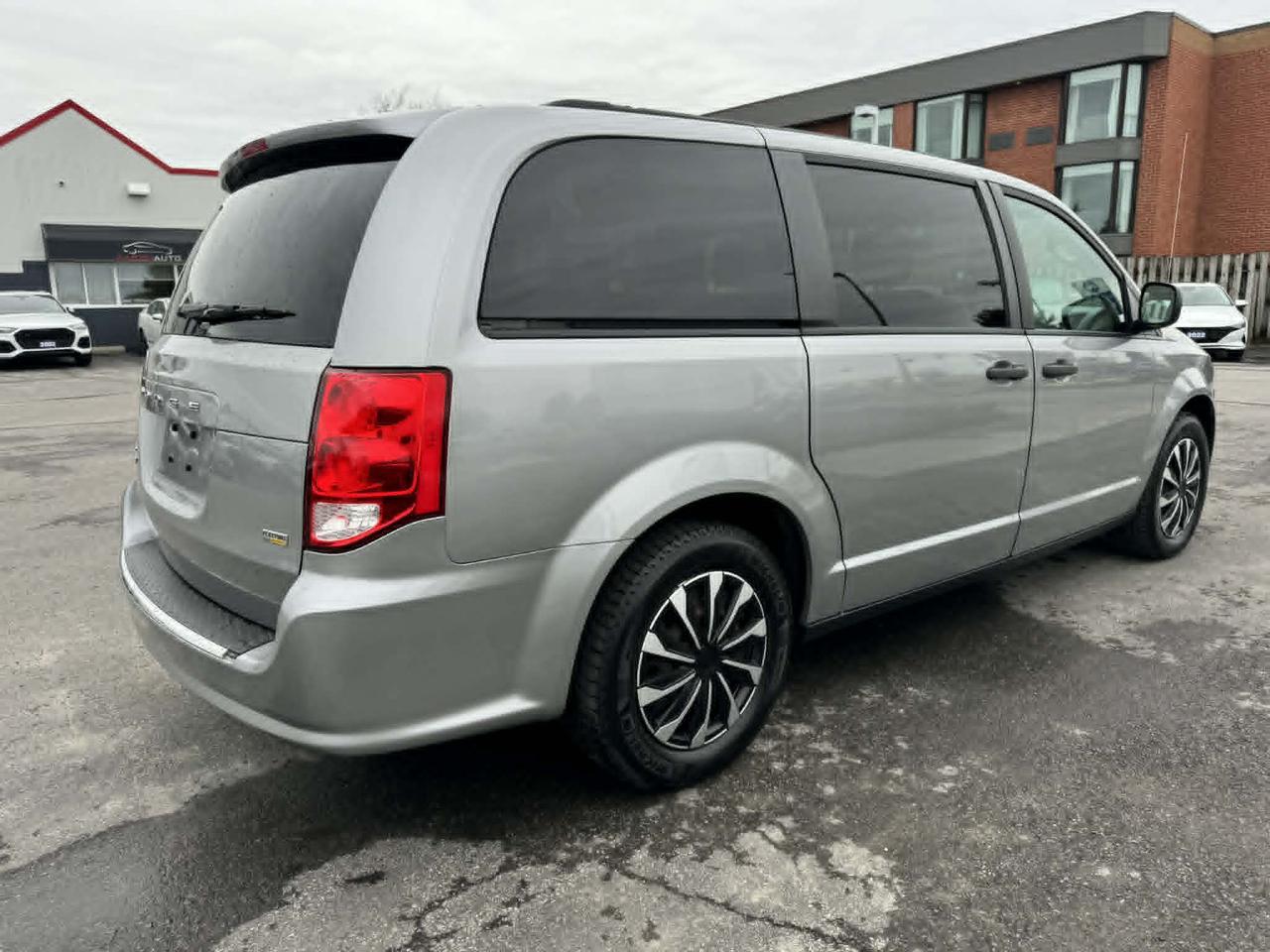 2018 Dodge Grand Caravan SE Photo4