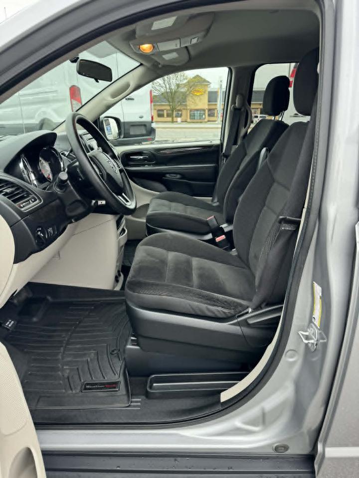 2018 Dodge Grand Caravan SE Photo