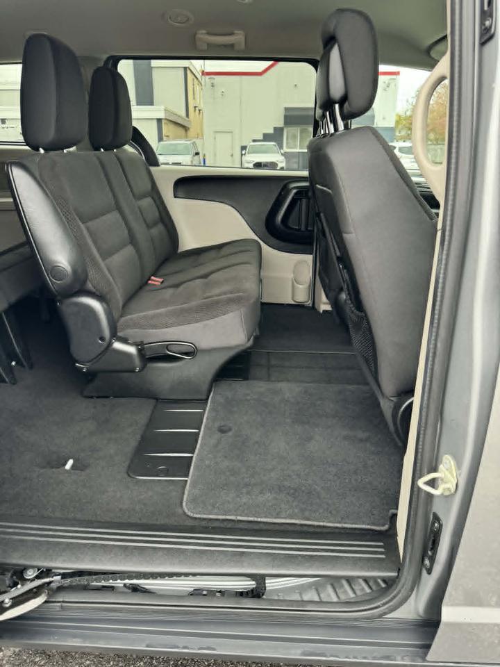 2018 Dodge Grand Caravan SE Photo