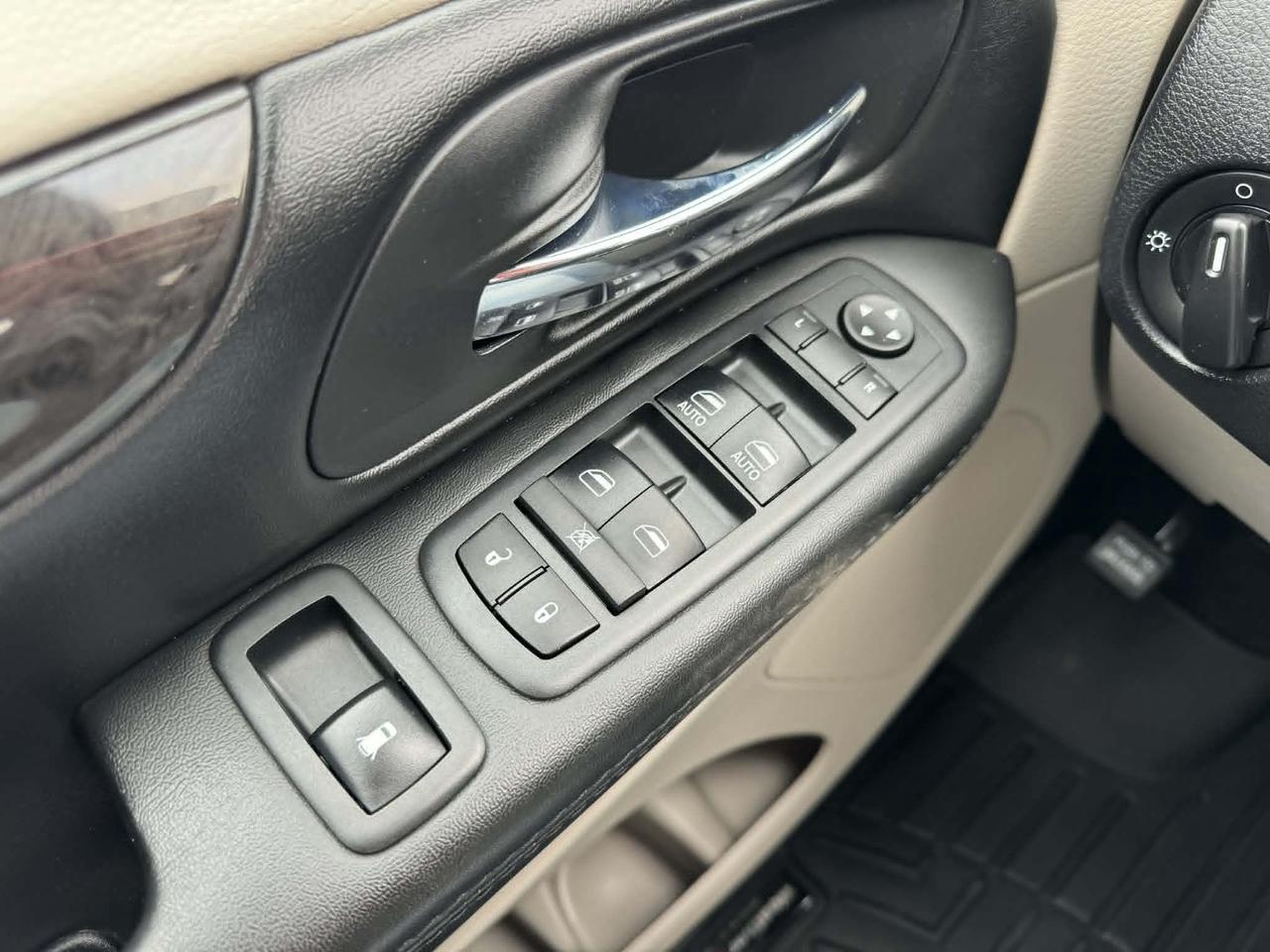 2018 Dodge Grand Caravan SE Photo