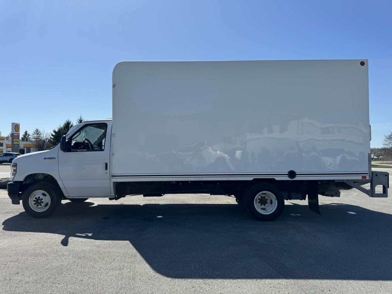 2023 Ford E-Series Cutaway E-450 16FT-BOX-STAKE-CUBE VAN--PWR REAR GATE Photo