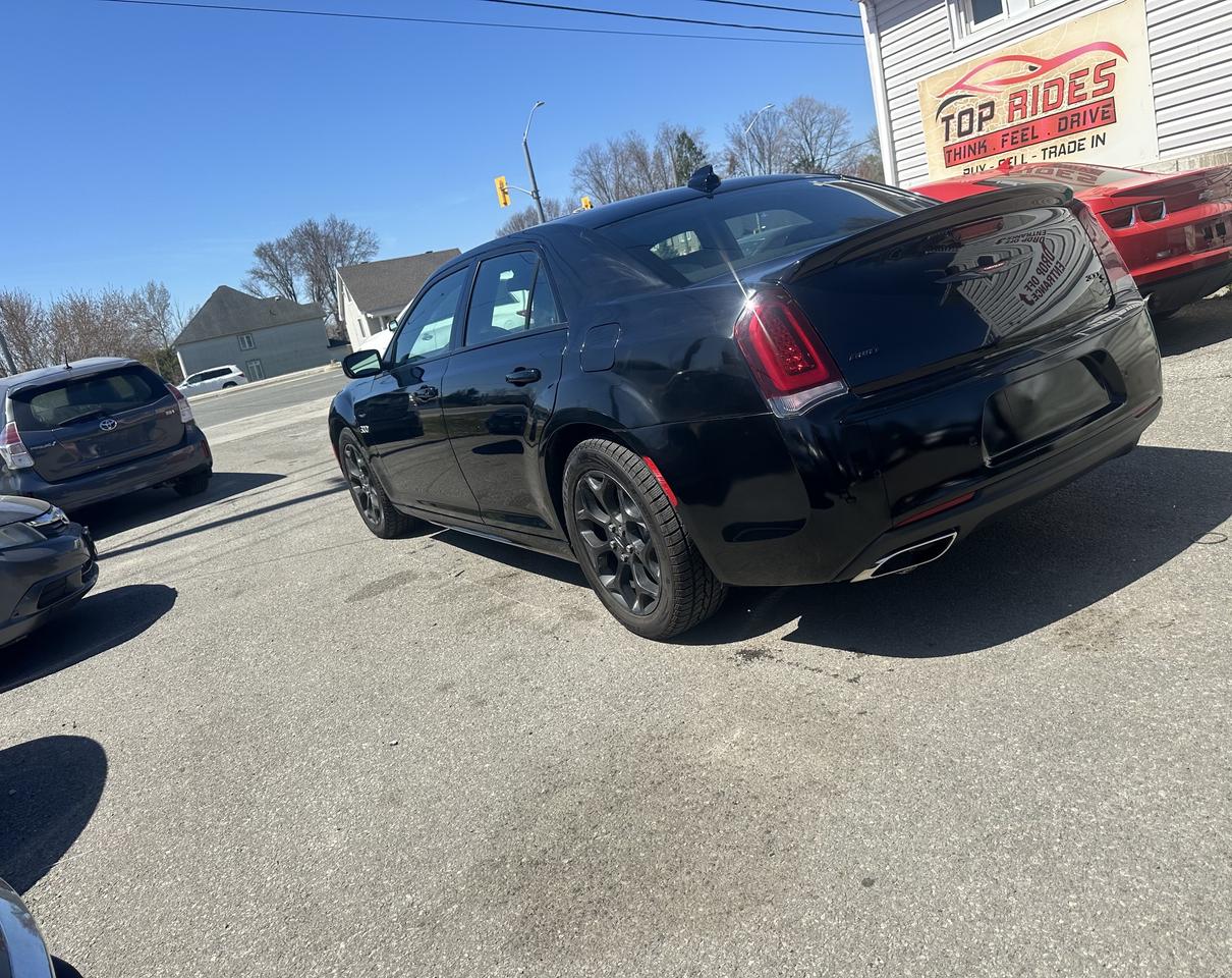 2023 Chrysler 300 S Photo