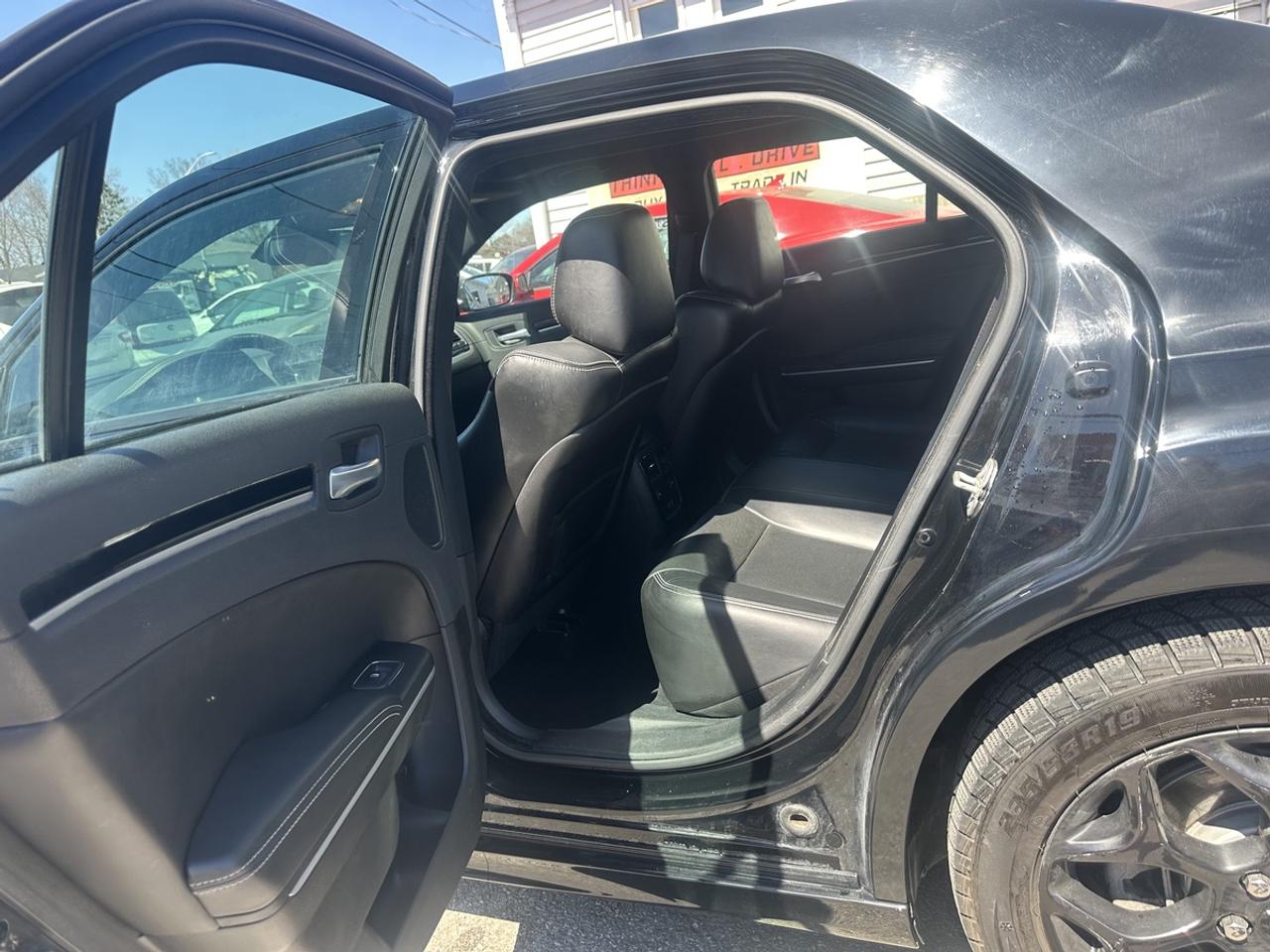 2023 Chrysler 300 S Photo