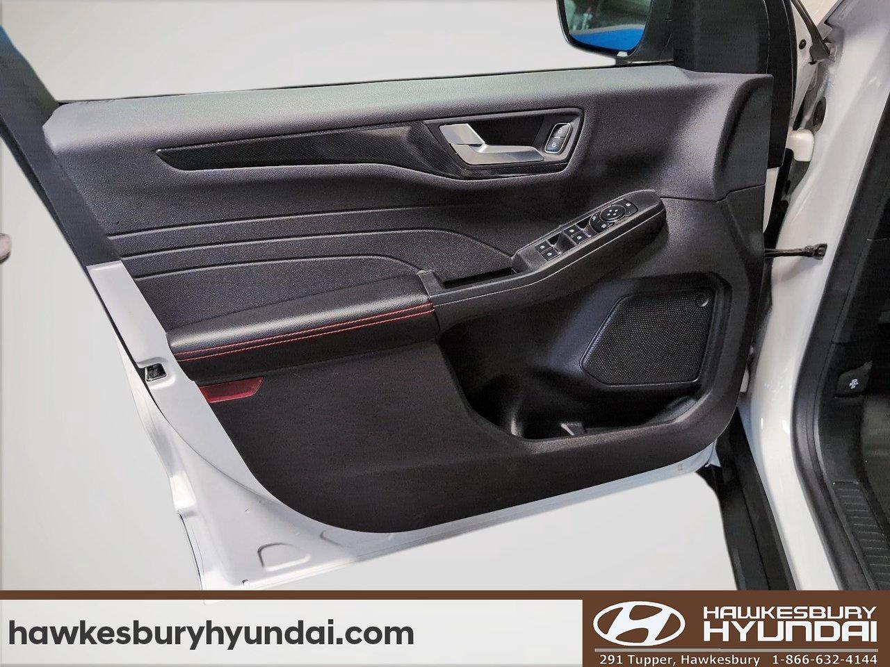 2023 Ford Escape ST-Line Photo