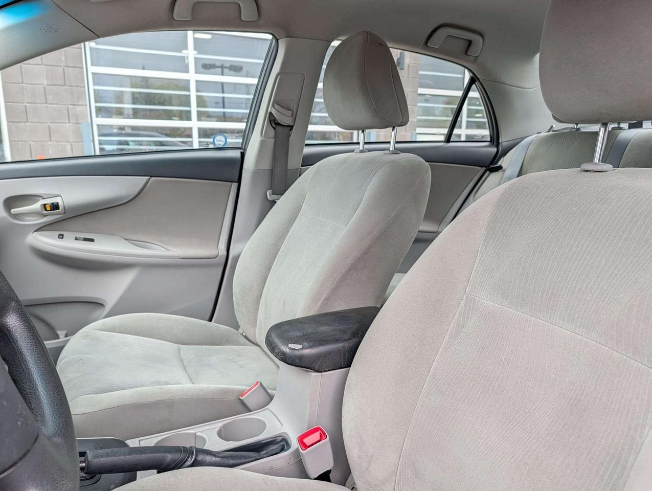 2013 Toyota Corolla LE Photo