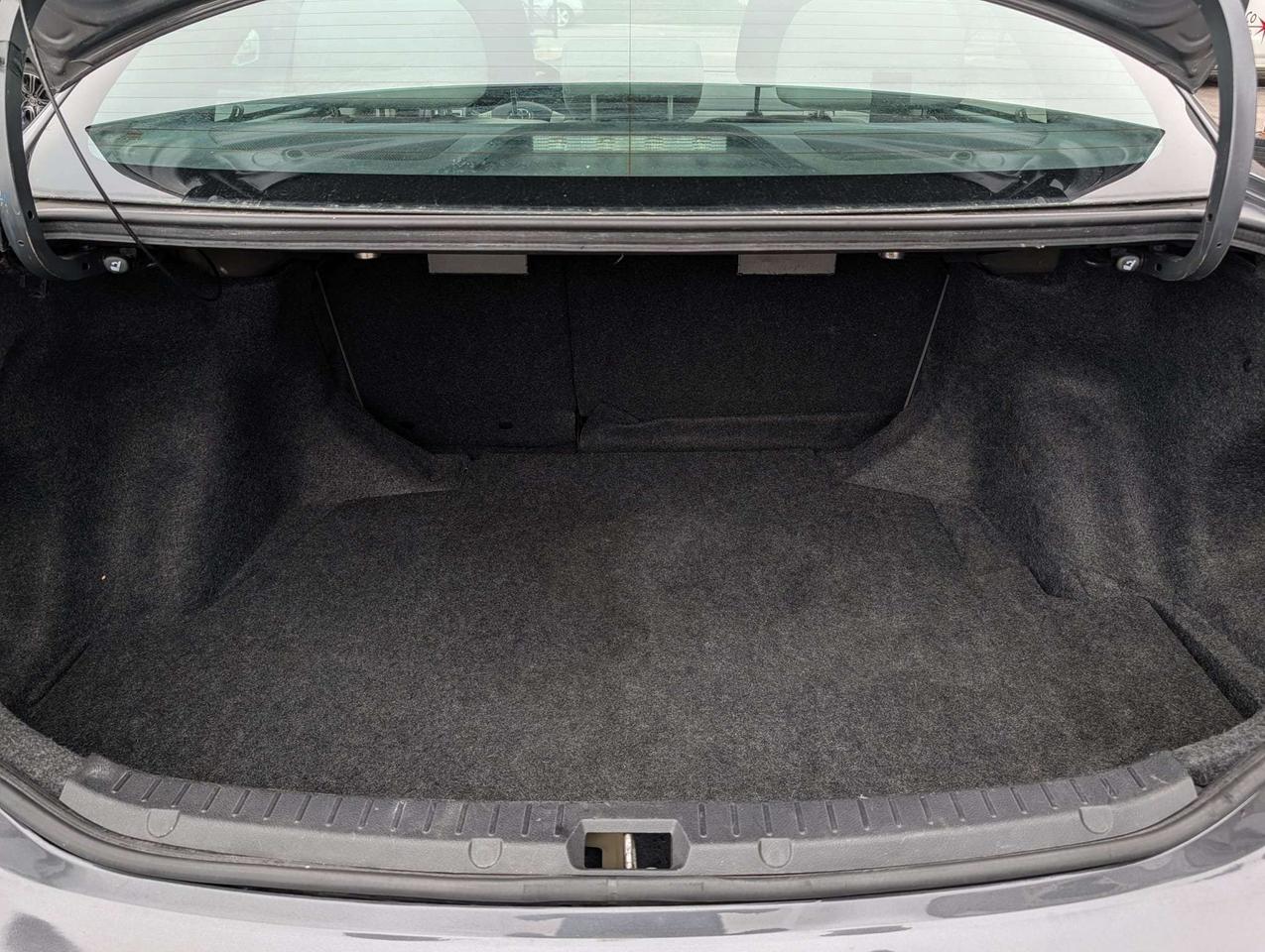 2013 Toyota Corolla LE Photo