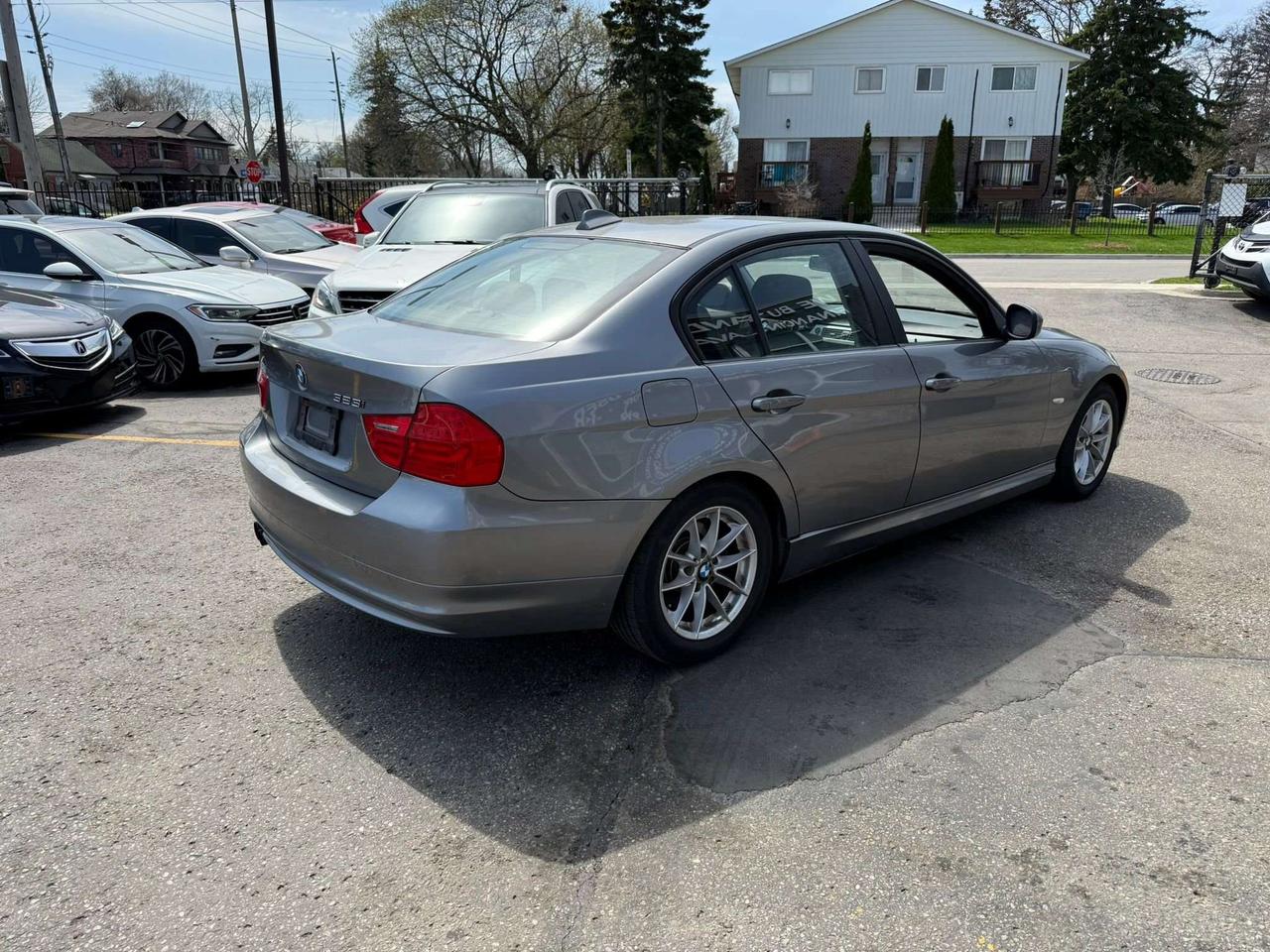 2010 BMW 335i 1 owners, 323i RWD, mint! low km! Photo