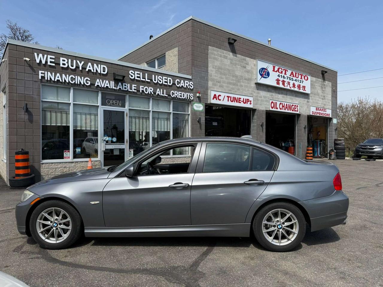 2010 BMW 335i 1 owners, 323i RWD, mint! low km! Photo