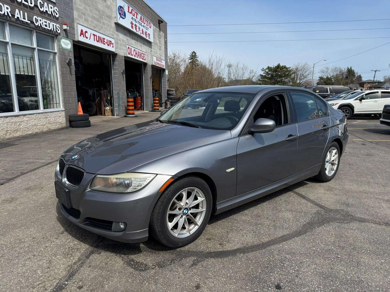 2010 BMW 335i 1 owners, 323i RWD, mint! low km! Photo
