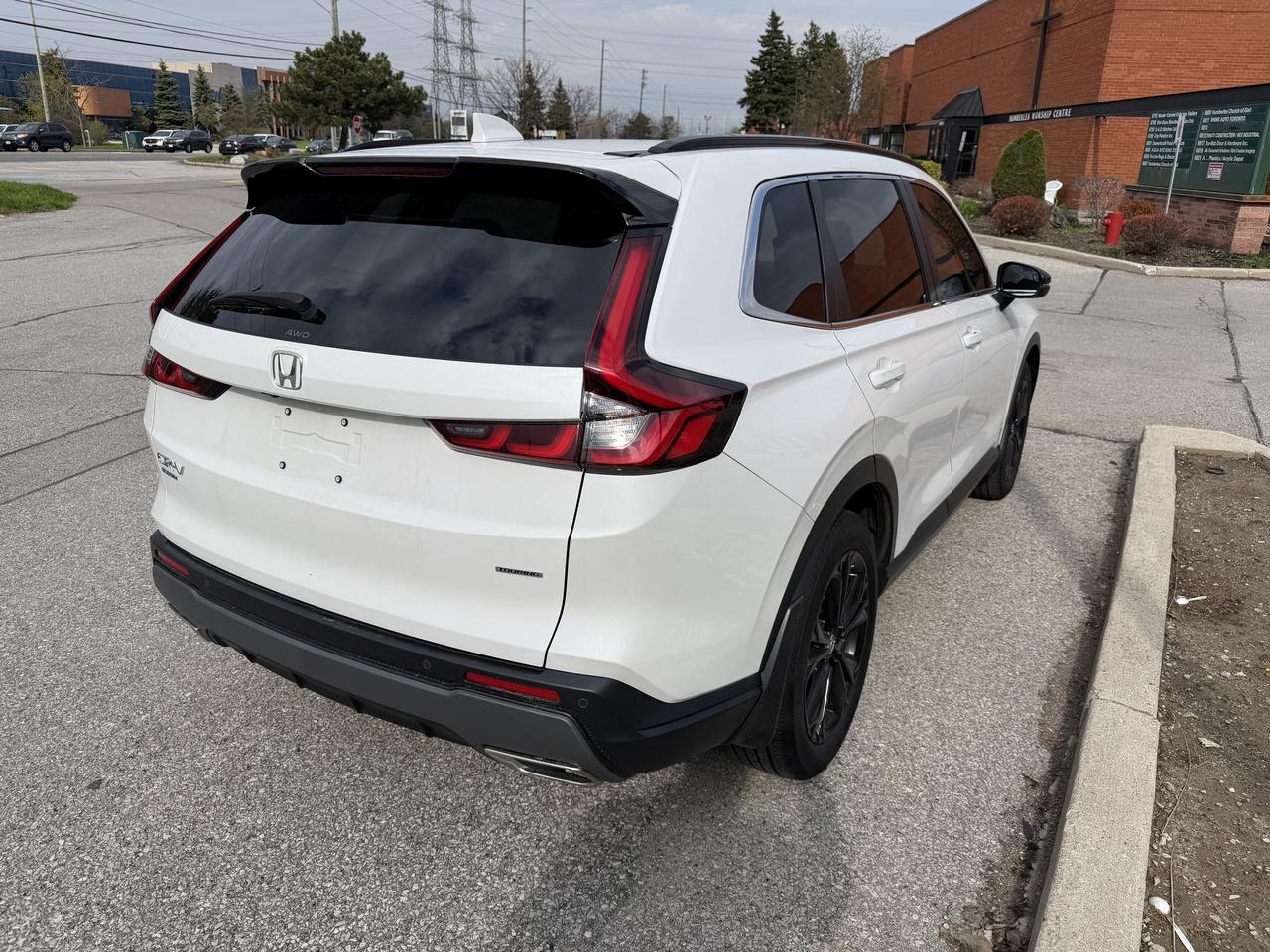 2025 Honda CR-V Hybrid Touring AWD Clean Carfax Hybrid Certified Photo