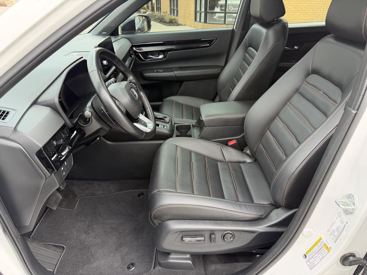2025 Honda CR-V Hybrid Touring AWD Clean Carfax Hybrid Certified Photo
