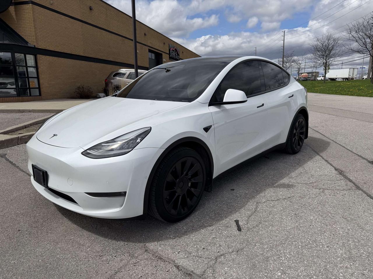 2022 Tesla Model Y Long Range AWD 1 Owner Clean Carfax Certified Photo