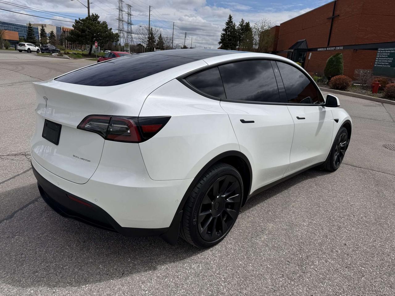 2022 Tesla Model Y Long Range AWD 1 Owner Clean Carfax Certified Photo