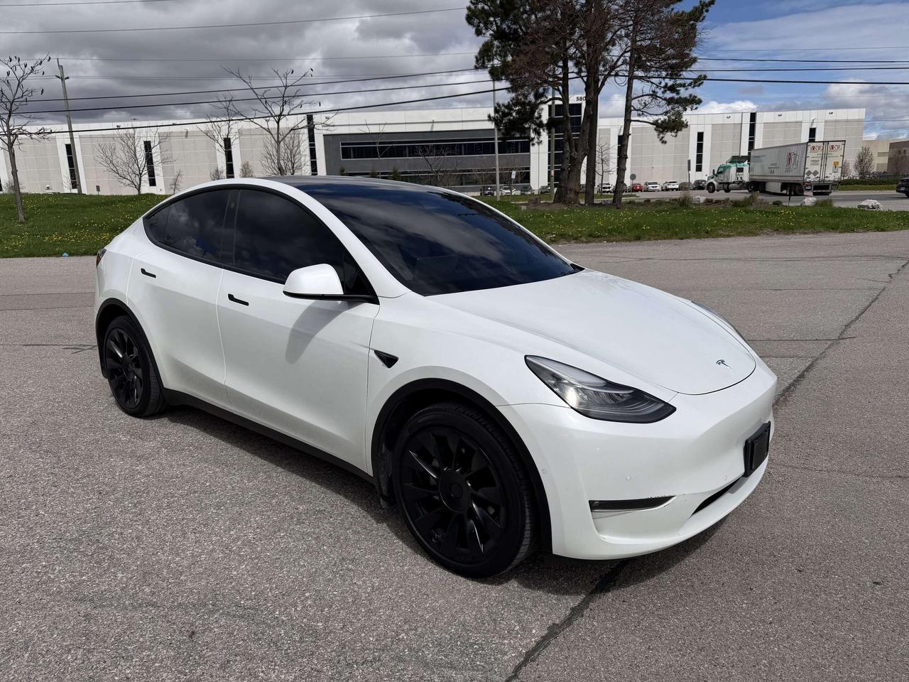 2022 Tesla Model Y Long Range AWD 1 Owner Clean Carfax Certified Photo