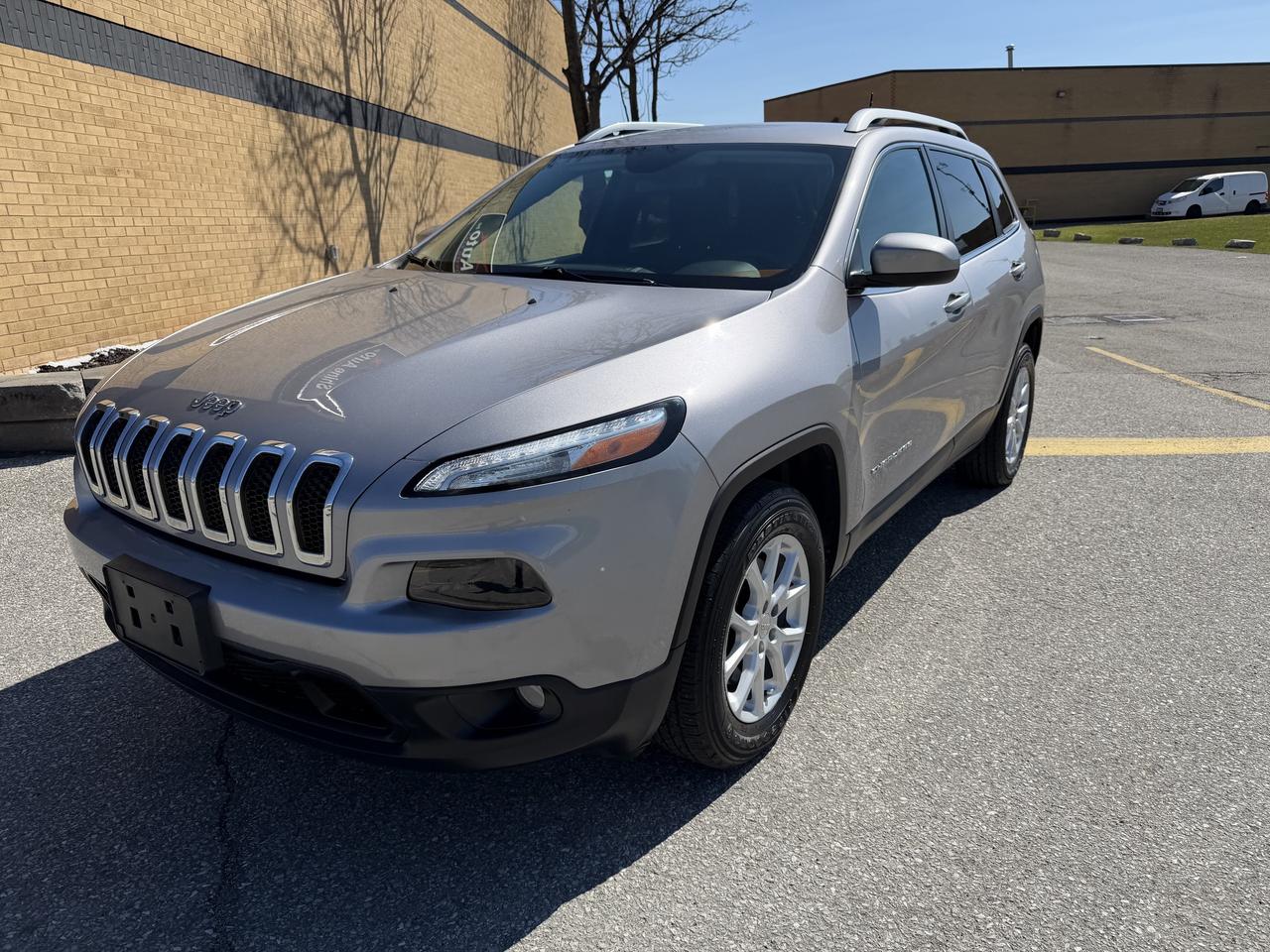 2018 Jeep Cherokee North 4x4 1 Owner low km only 67,000 KM Photo