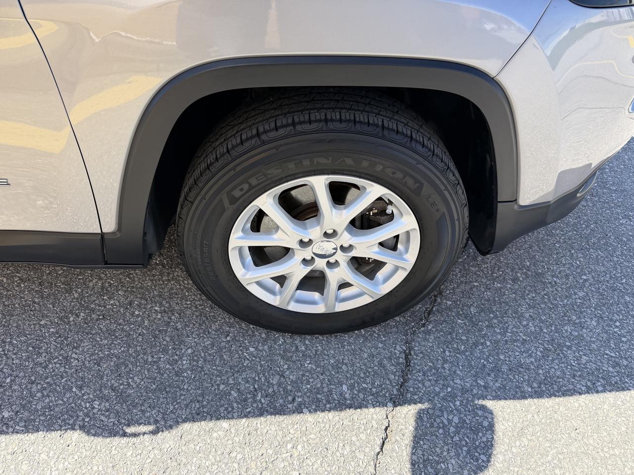 2018 Jeep Cherokee North 4x4 1 Owner low km only 67,000 KM Photo