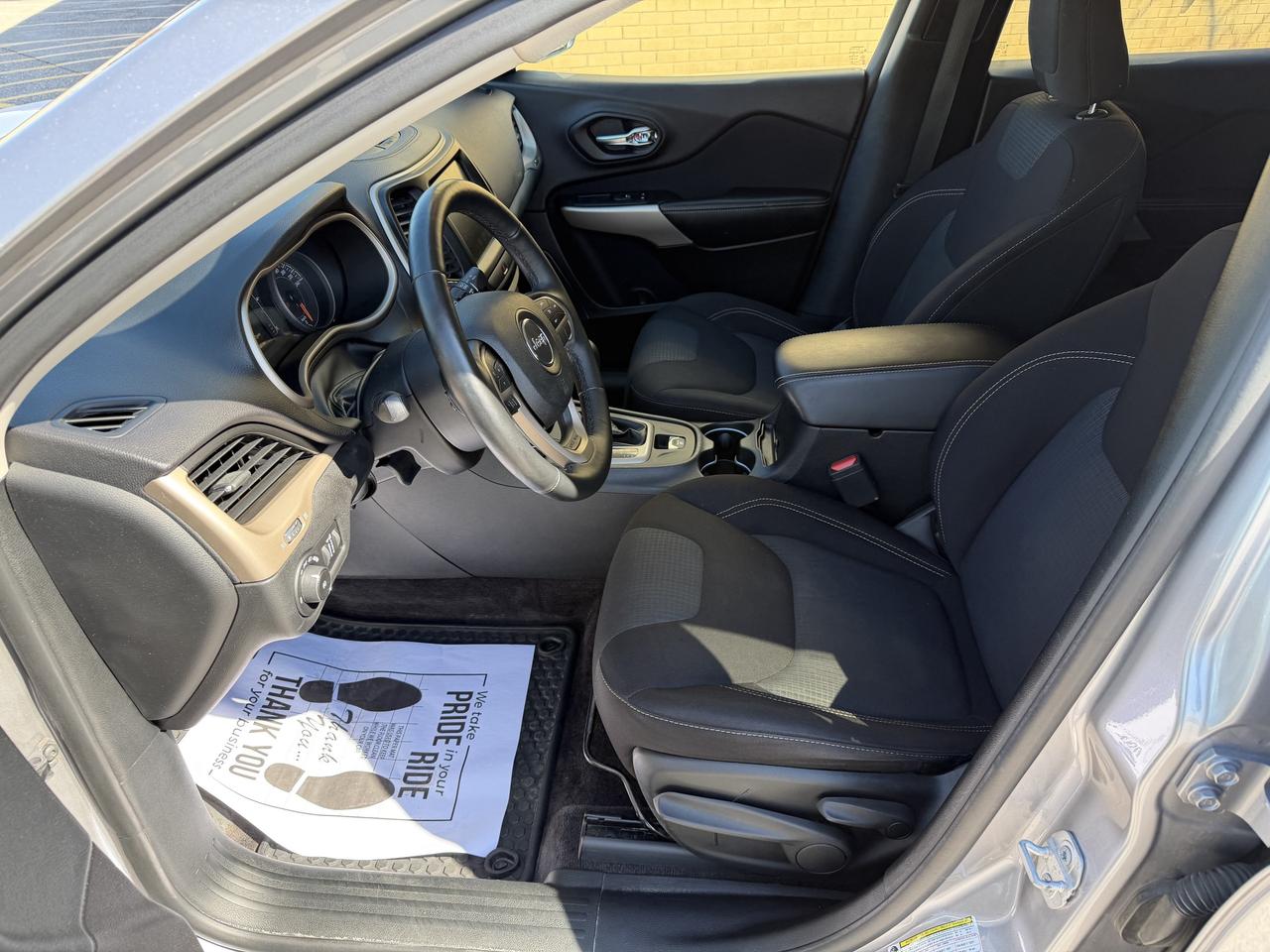 2018 Jeep Cherokee North 4x4 1 Owner low km only 67,000 KM Photo