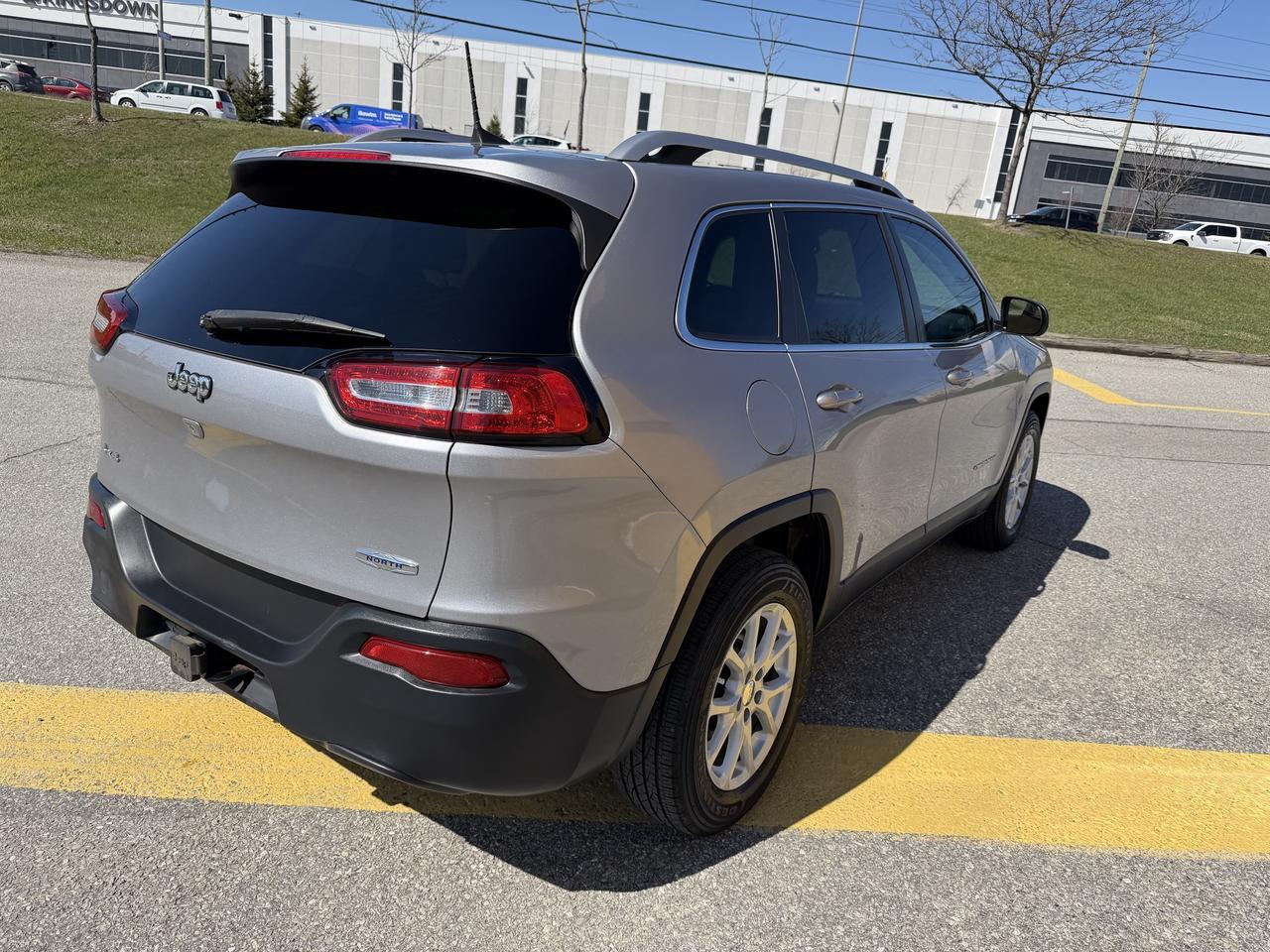 2018 Jeep Cherokee North 4x4 1 Owner low km only 67,000 KM Photo