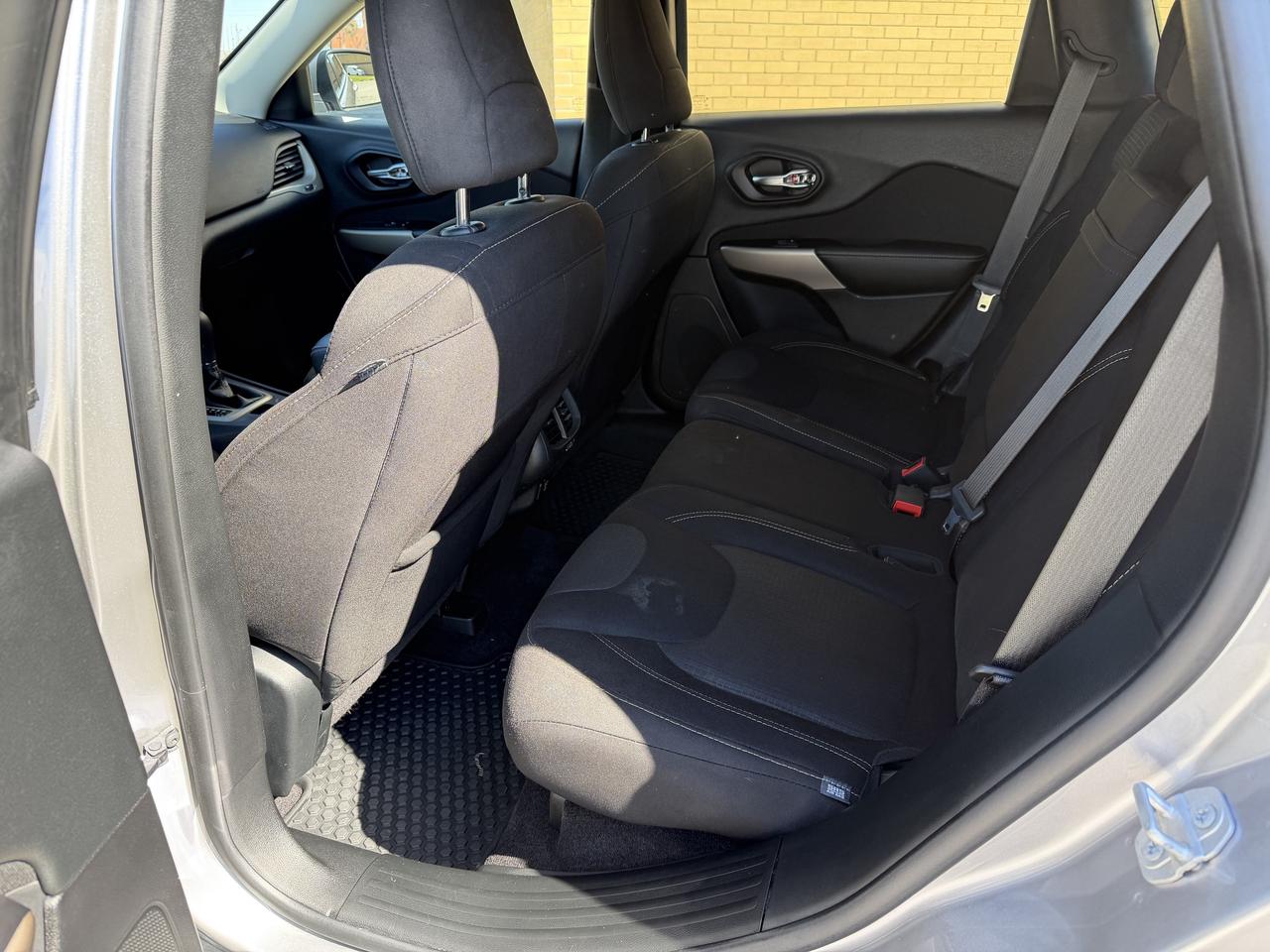 2018 Jeep Cherokee North 4x4 1 Owner low km only 67,000 KM Photo