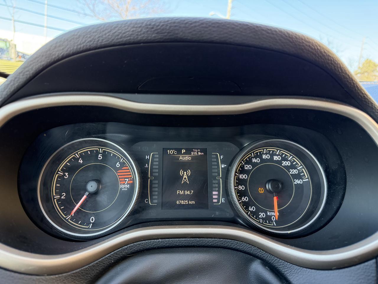 2018 Jeep Cherokee North 4x4 1 Owner low km only 67,000 KM Photo
