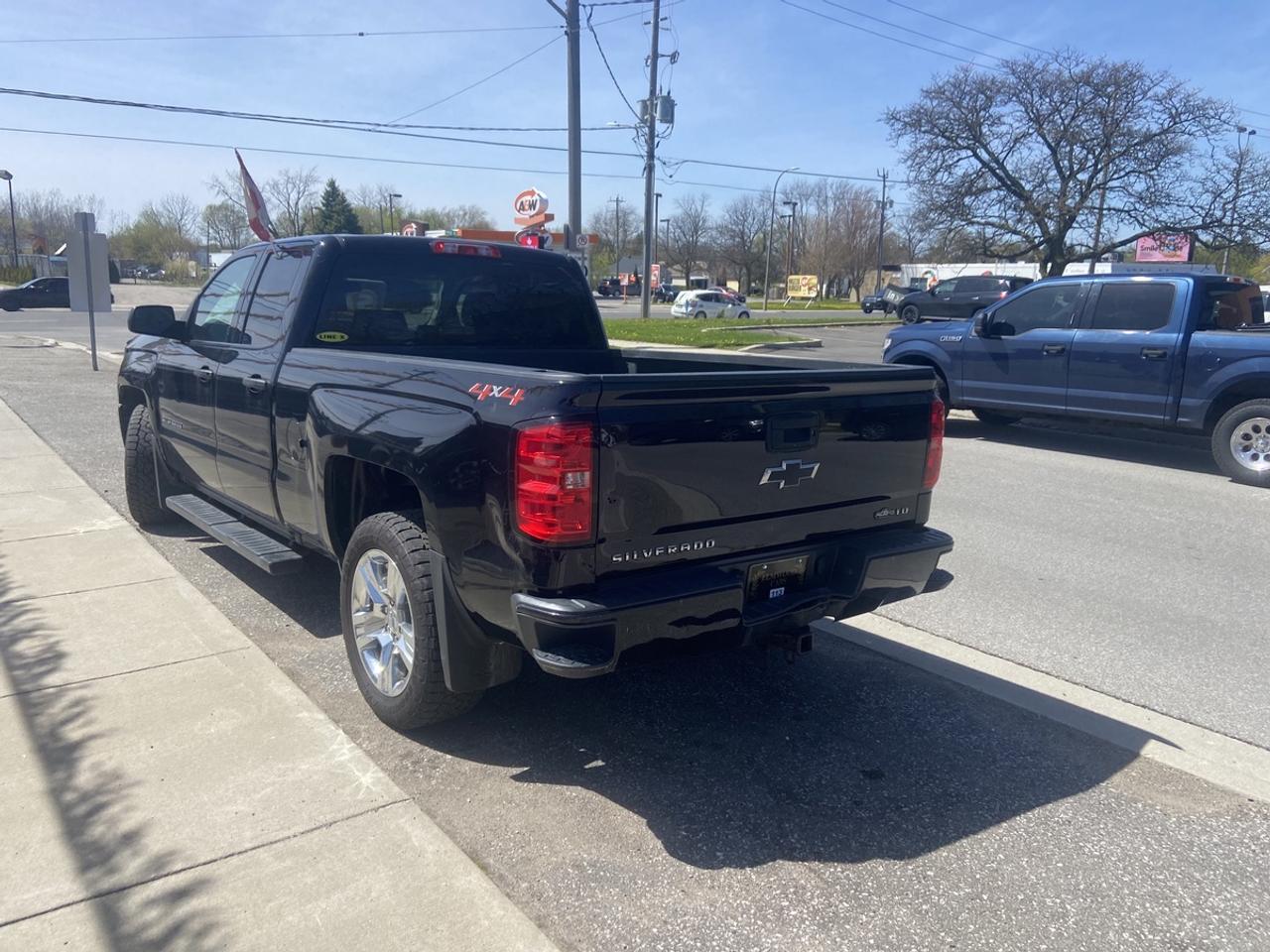 2019 Chevrolet Silverado 1500 CREW CLUB CAB **  2 YEAR LUBRICO WARRANTY ** Photo