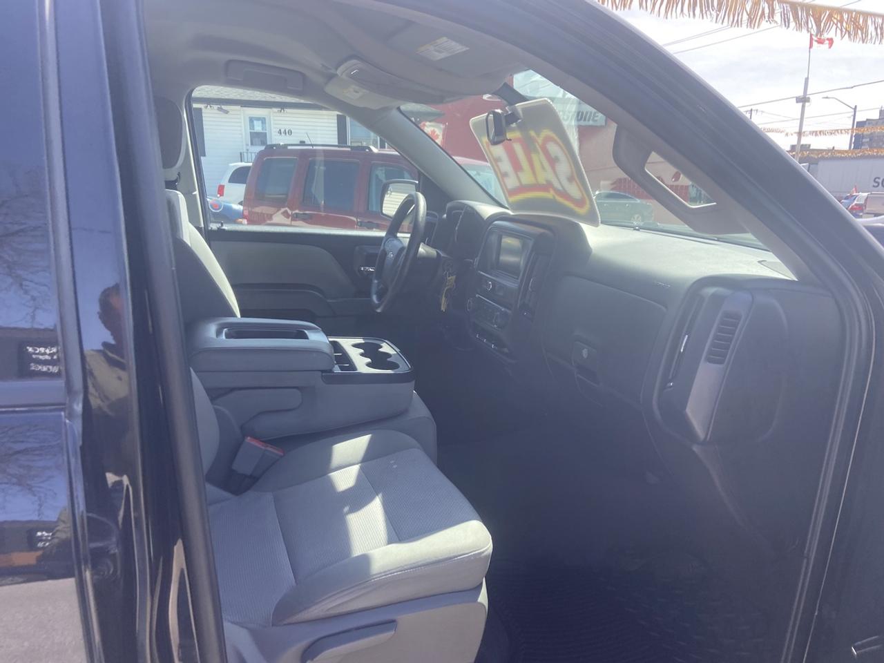 2019 Chevrolet Silverado 1500 CREW CLUB CAB **  2 YEAR LUBRICO WARRANTY ** Photo