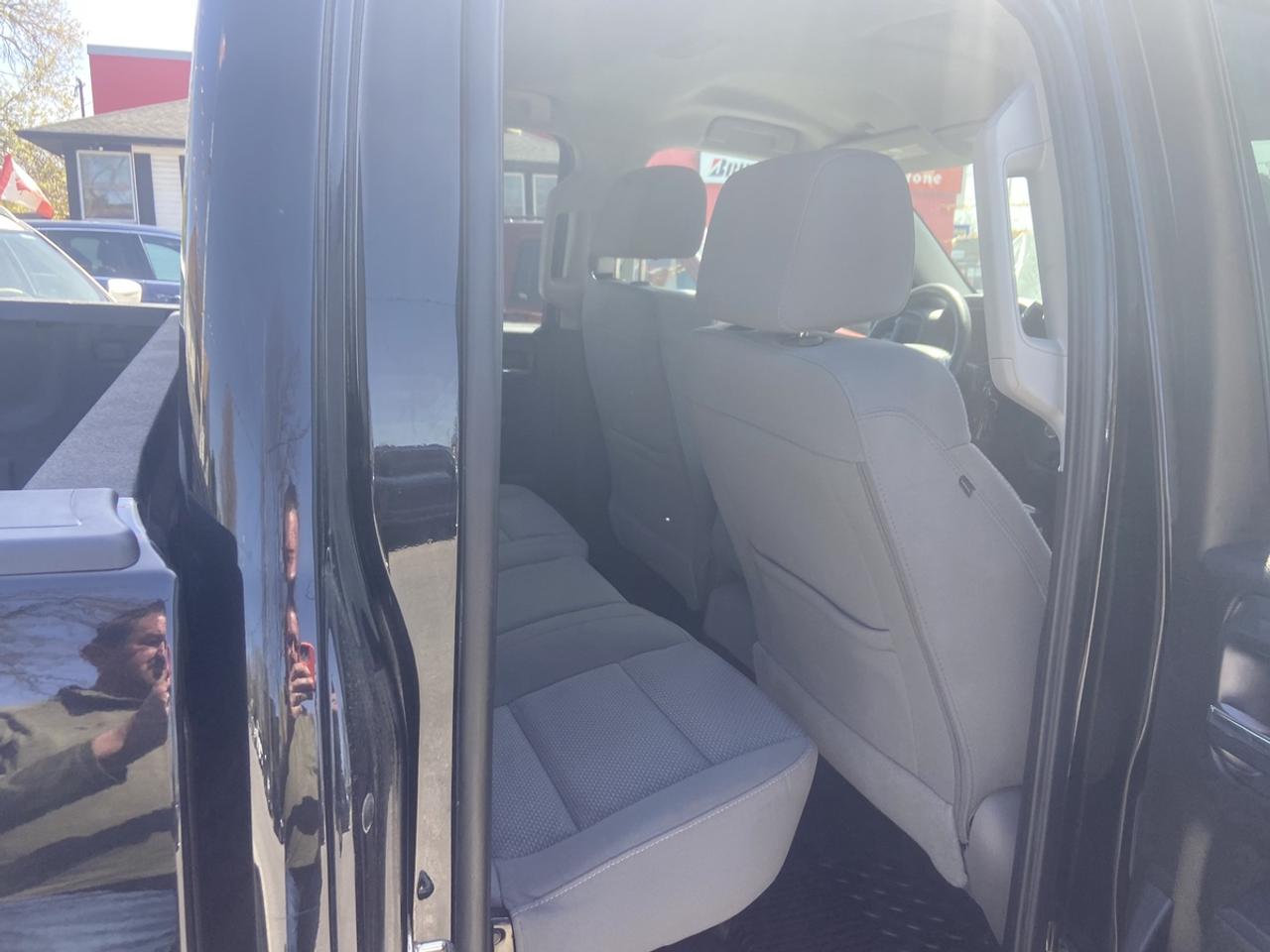 2019 Chevrolet Silverado 1500 CREW CLUB CAB **  2 YEAR LUBRICO WARRANTY ** Photo
