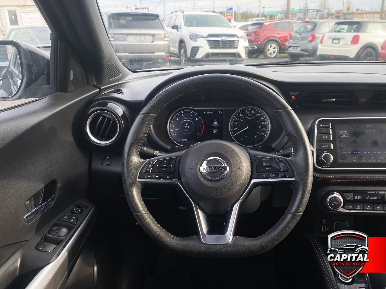 2019 Nissan Kicks SR Photo