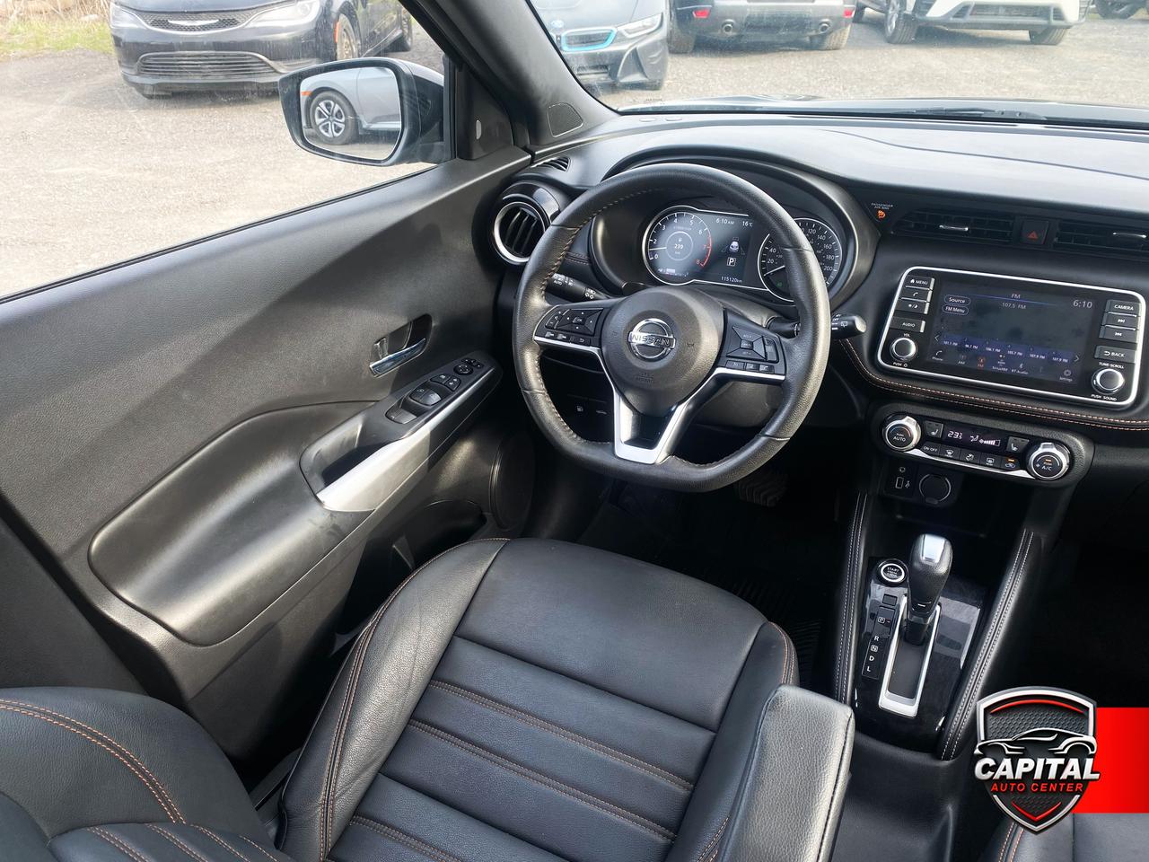 2019 Nissan Kicks SR Photo