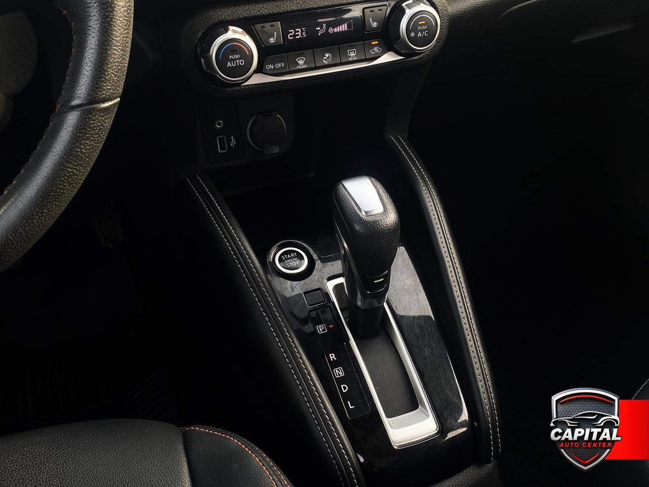 2019 Nissan Kicks SR Photo