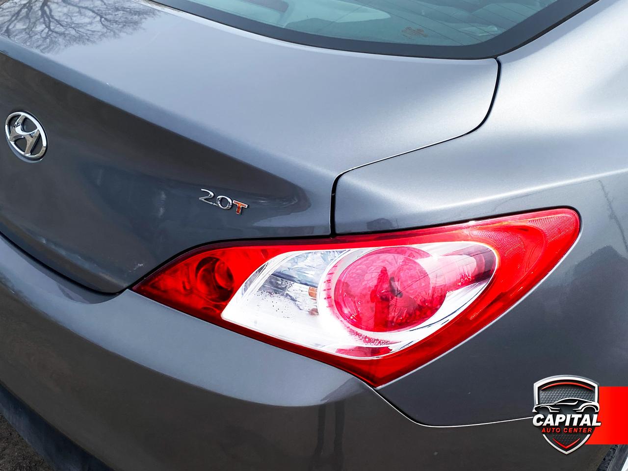 2012 Hyundai Genesis Man Premium Photo