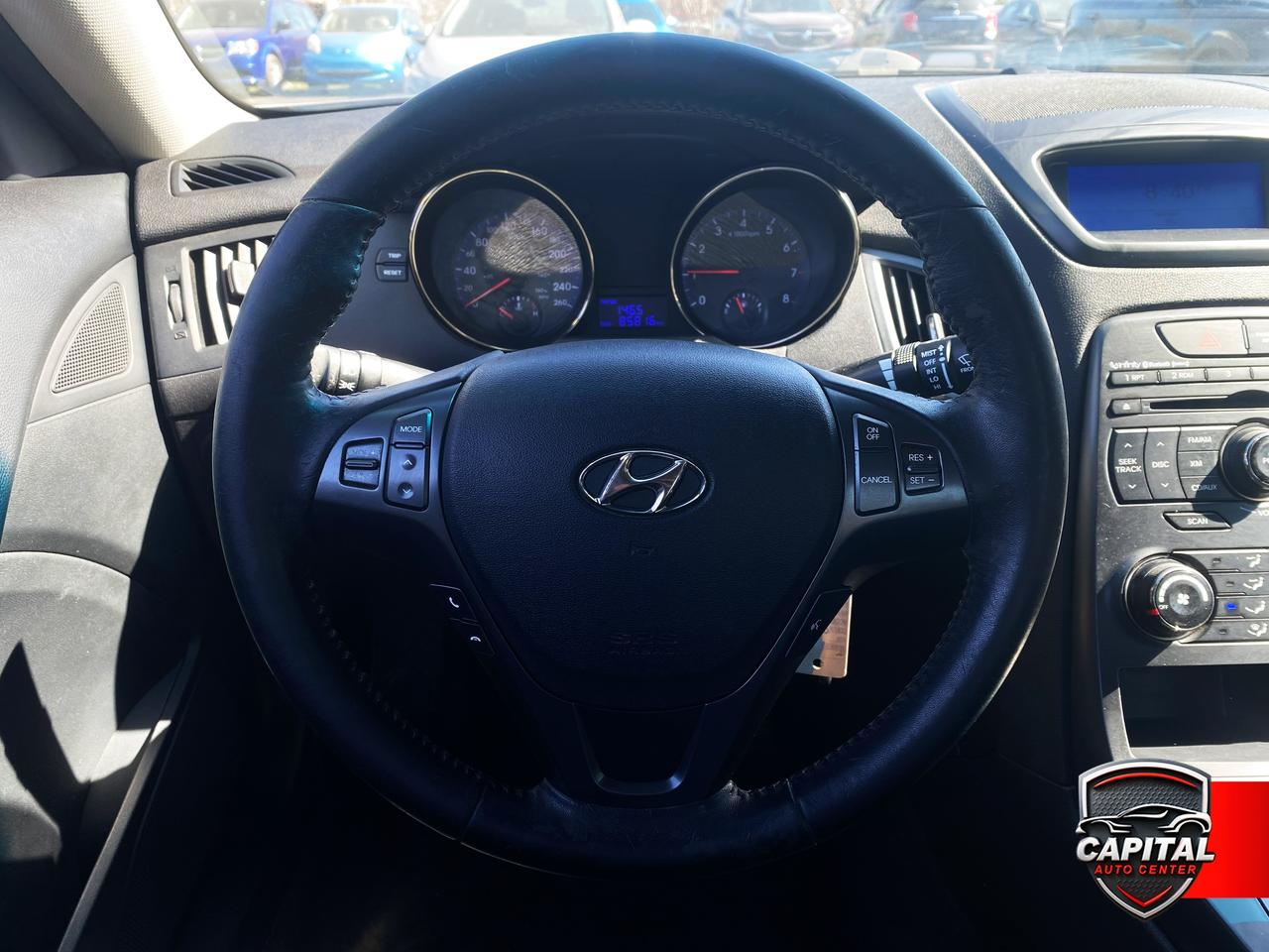 2012 Hyundai Genesis Man Premium Photo