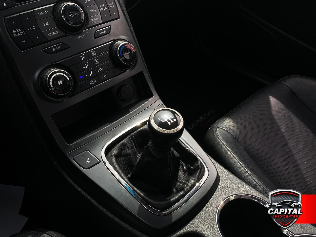 2012 Hyundai Genesis Man Premium Photo