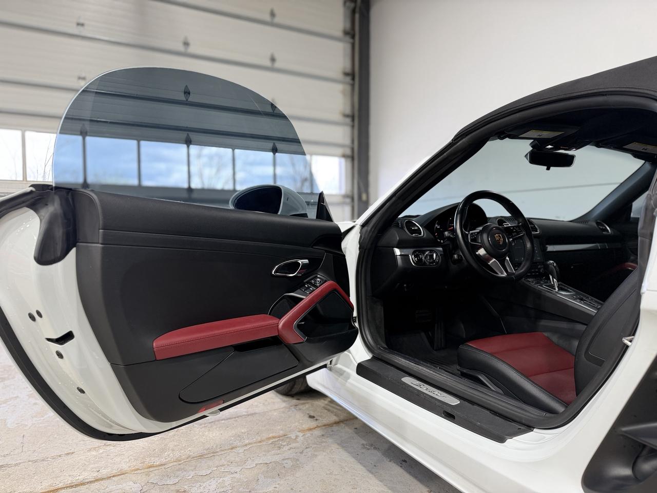 2018 Porsche 718 Boxster  Photo