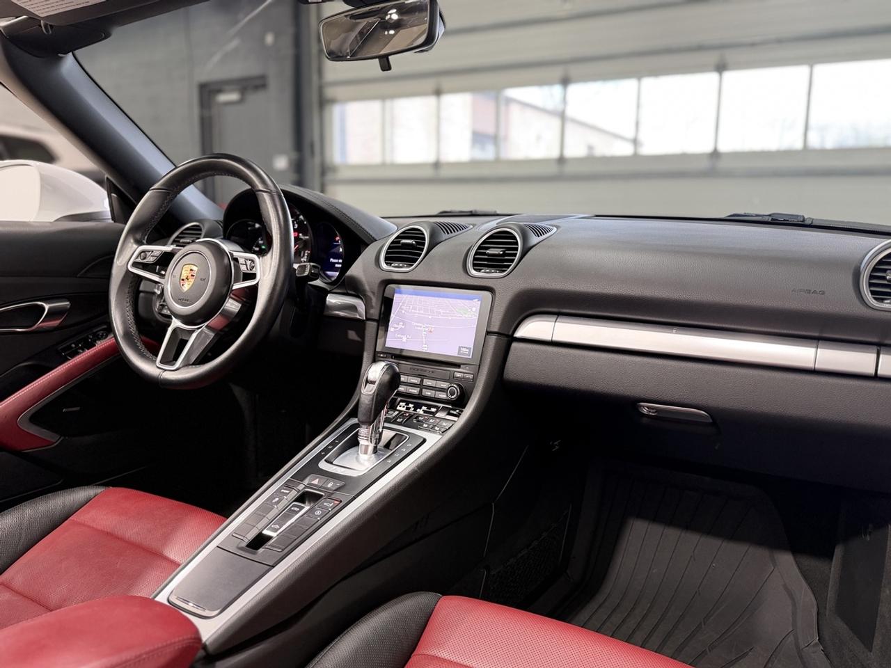 2018 Porsche 718 Boxster  Photo