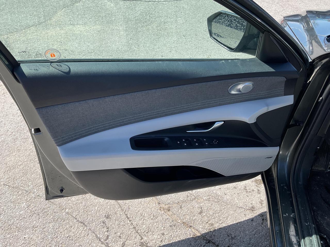 2023 Hyundai Elantra  Photo