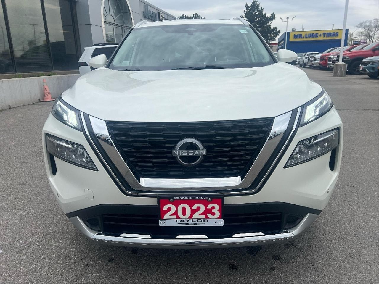 2023 Nissan Rogue AWD Platinum *LEATHER *SUNROOF *NAVI *CLEAN CARFAX Photo3