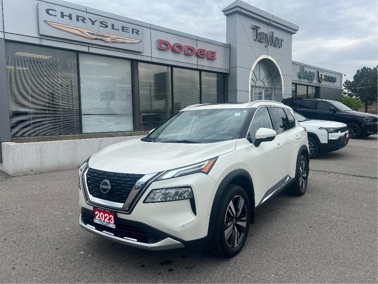 2023 Nissan Rogue AWD Platinum *LEATHER *SUNROOF *NAVI *CLEAN CARFAX Photo